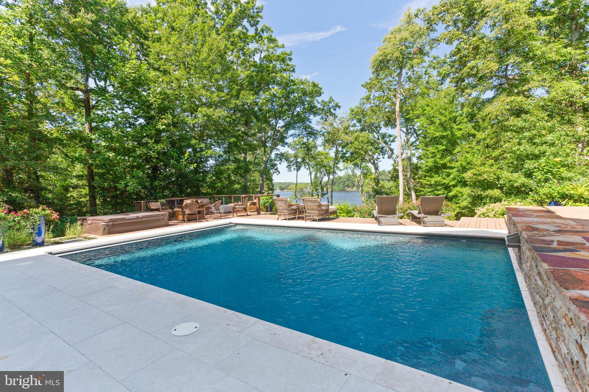 NANTUCKET ON THE SEVERN - Residential