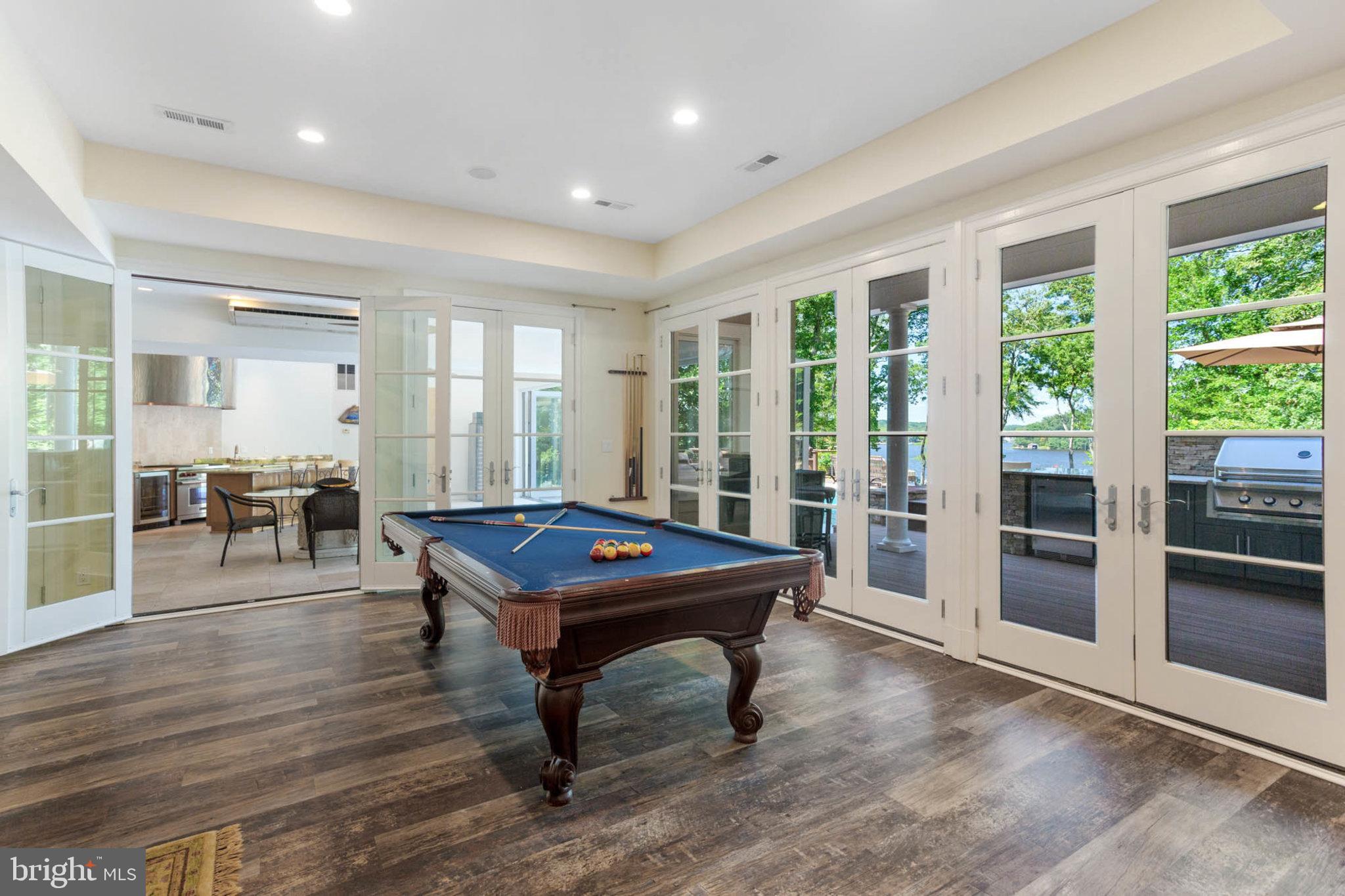 NANTUCKET ON THE SEVERN - Residential