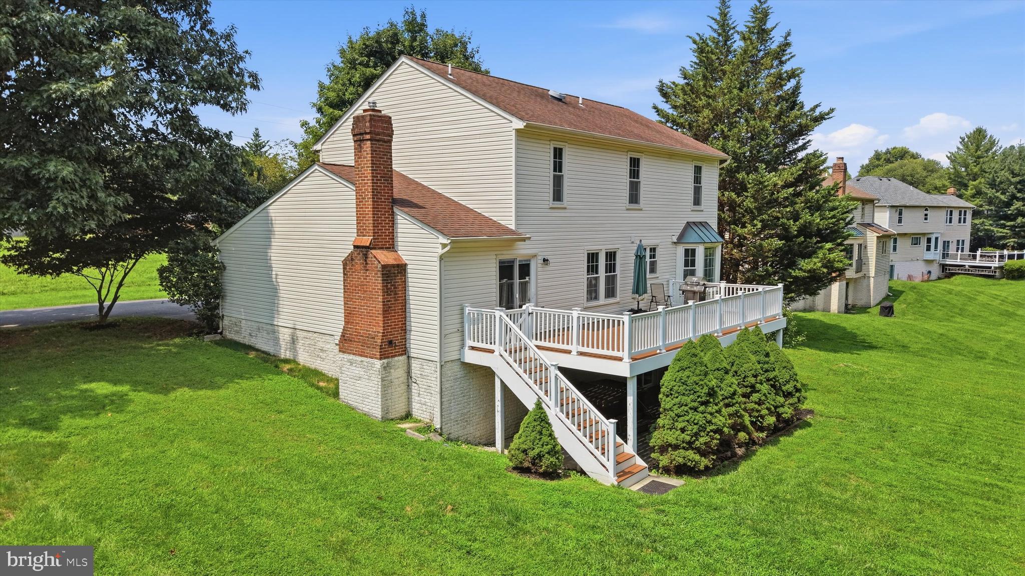 9191 VICTORIA DR