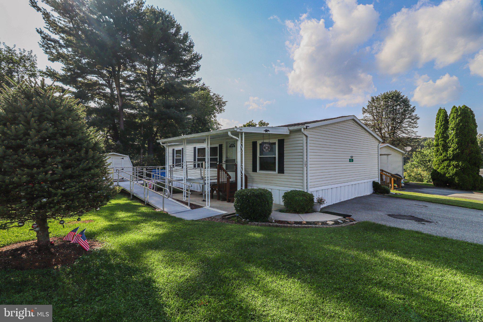123 WHITE TAIL LANE