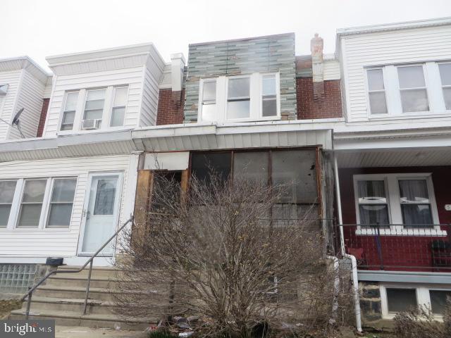 Two story, 3 bedroom row with enclosed front porch located just off of Oxford Circle, close to Roosevelt Blvd and the Frankford Transportation Terminal. Living room, separate dining room and kitchen on the 1st floor. Three bedrooms plus full bath on the 2nd floor. Nice sized basement plus rear yard.