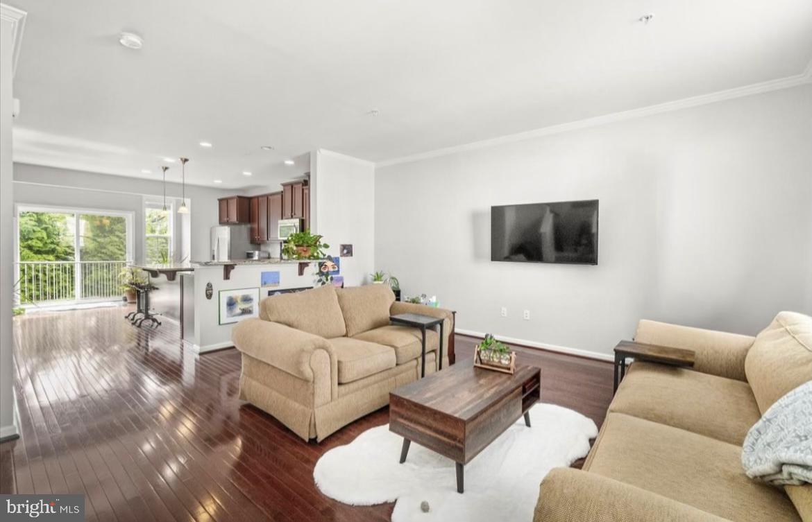 CREEKSIDE - Residential