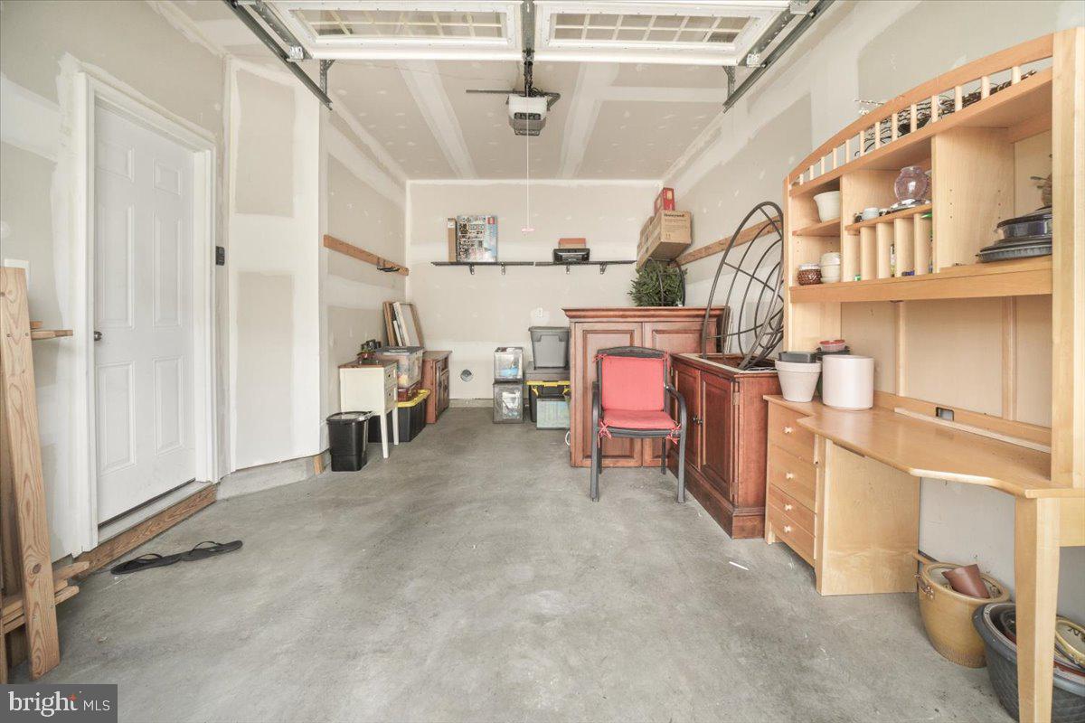 CREEKSIDE - Residential