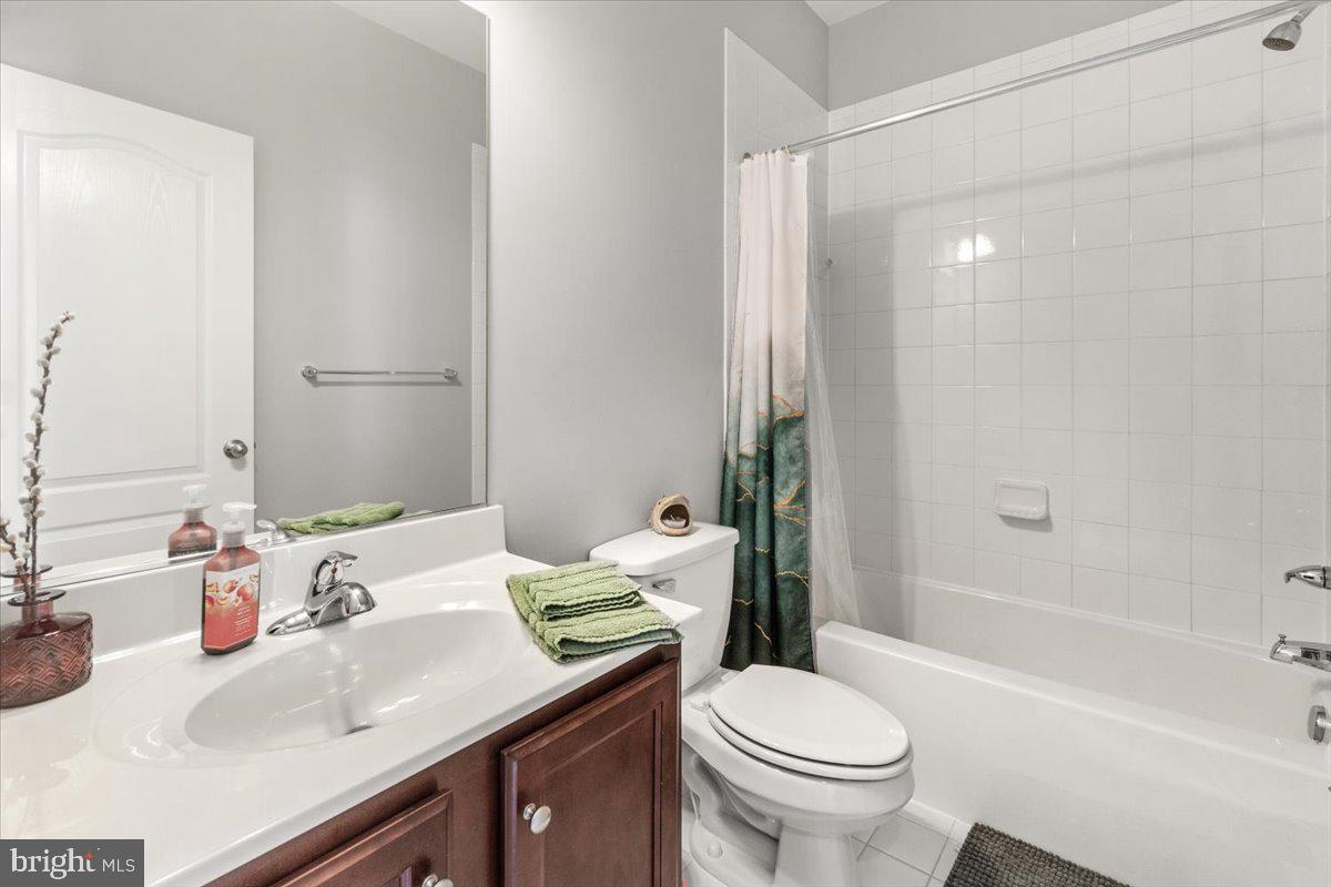 CREEKSIDE - Residential