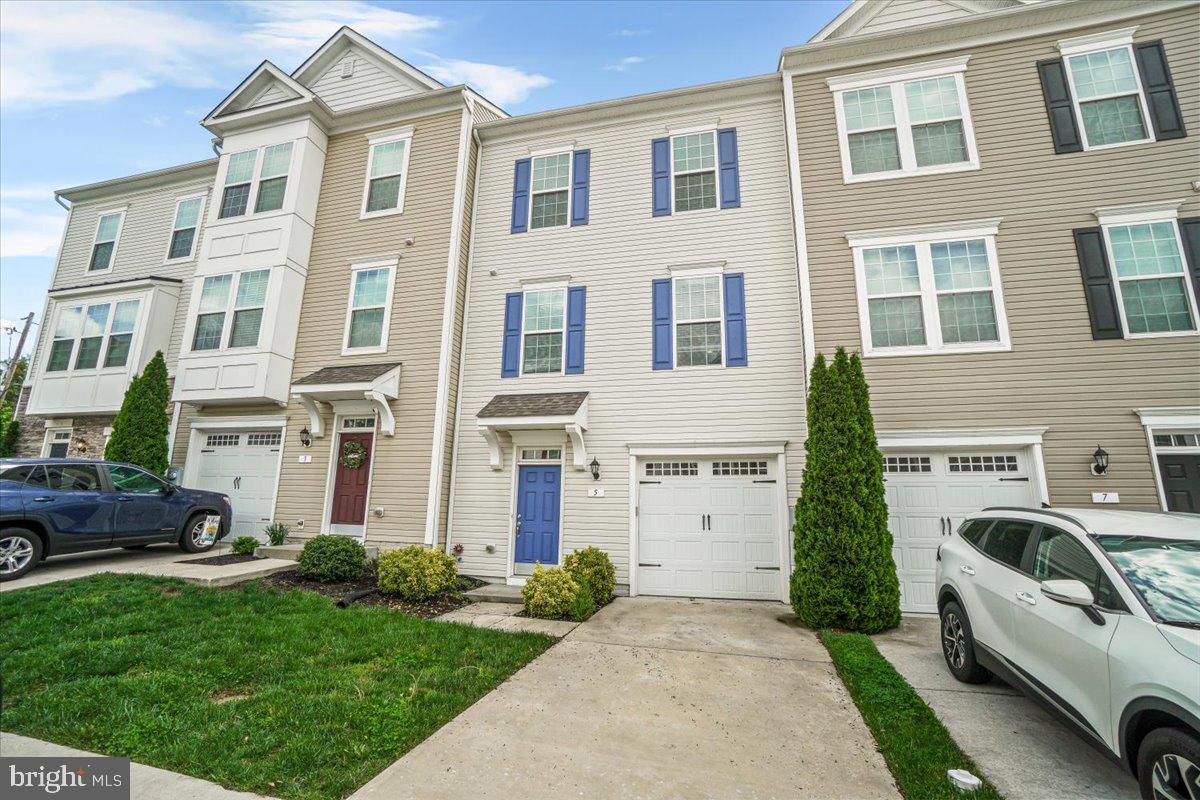 CREEKSIDE - Residential