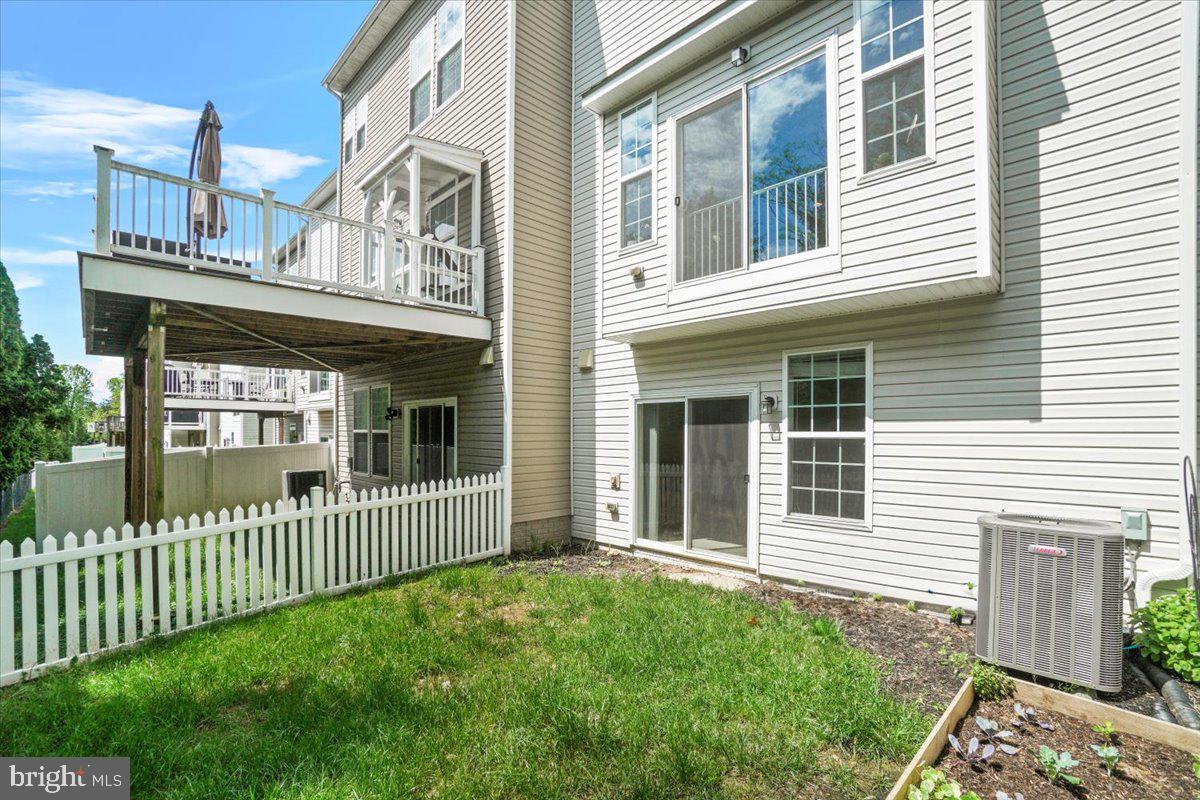 CREEKSIDE - Residential