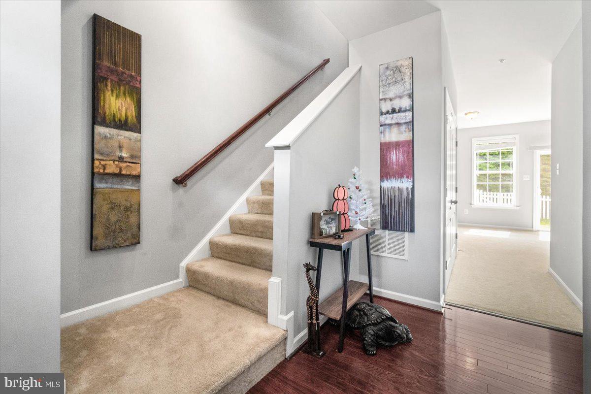 CREEKSIDE - Residential