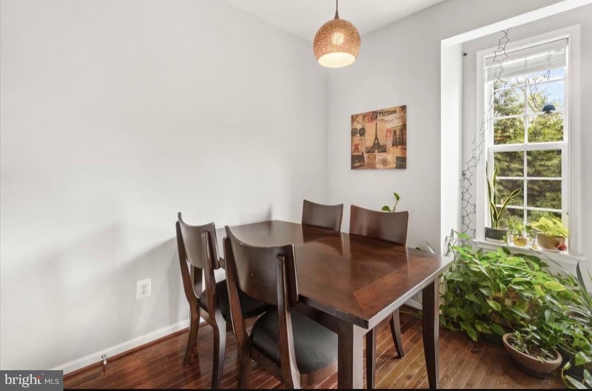 CREEKSIDE - Residential