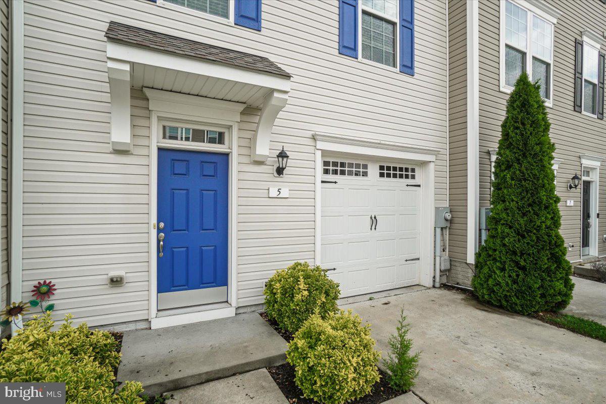 CREEKSIDE - Residential