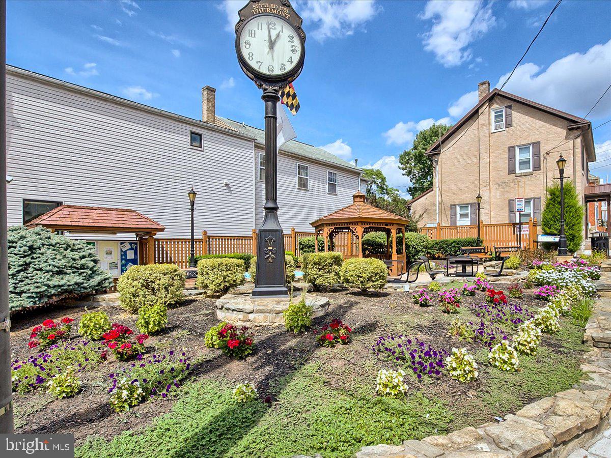 CREEKSIDE - Residential