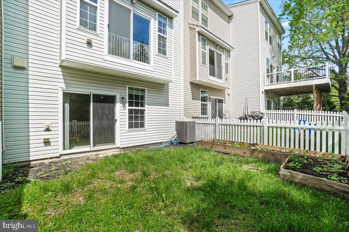 CREEKSIDE - Residential