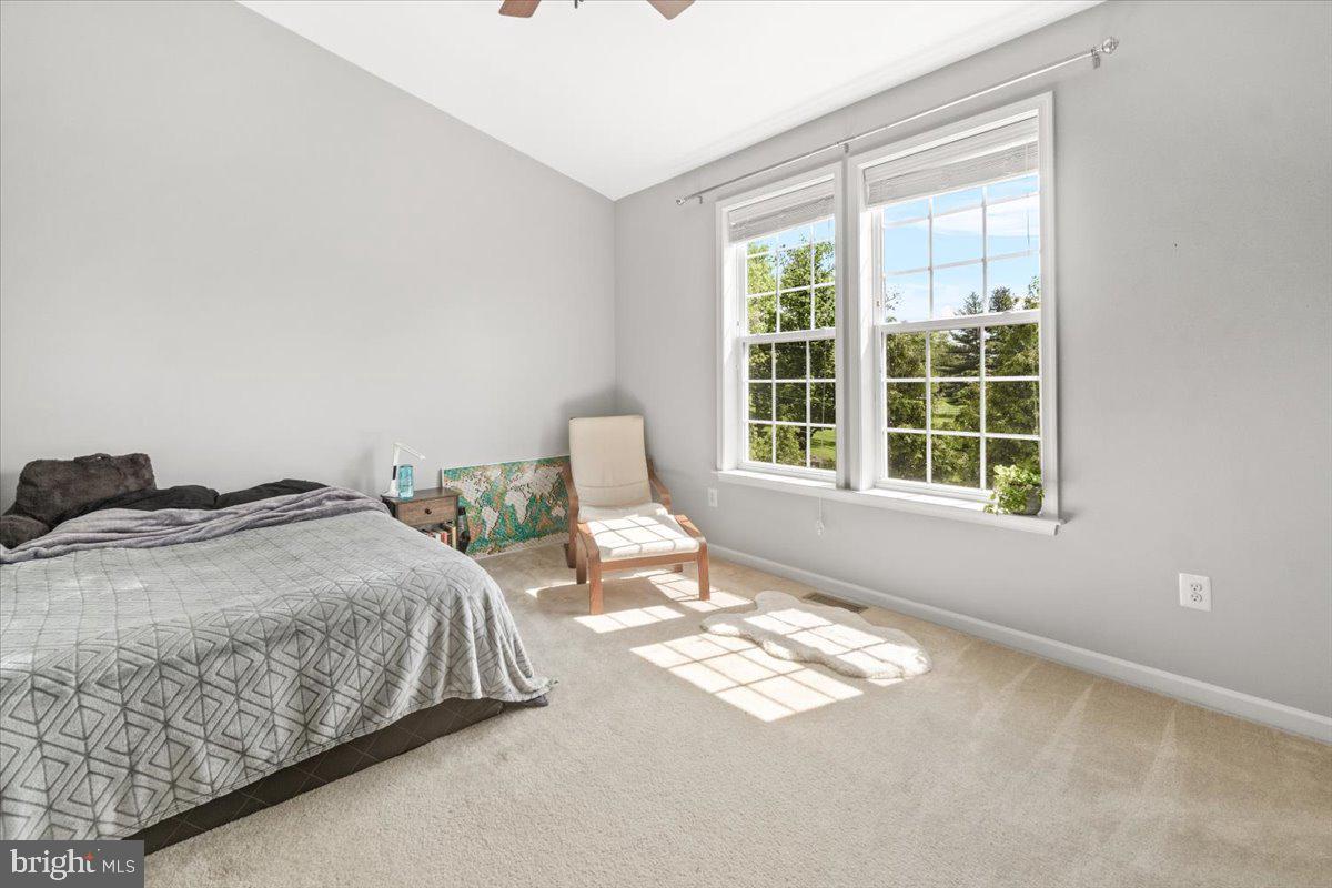 CREEKSIDE - Residential