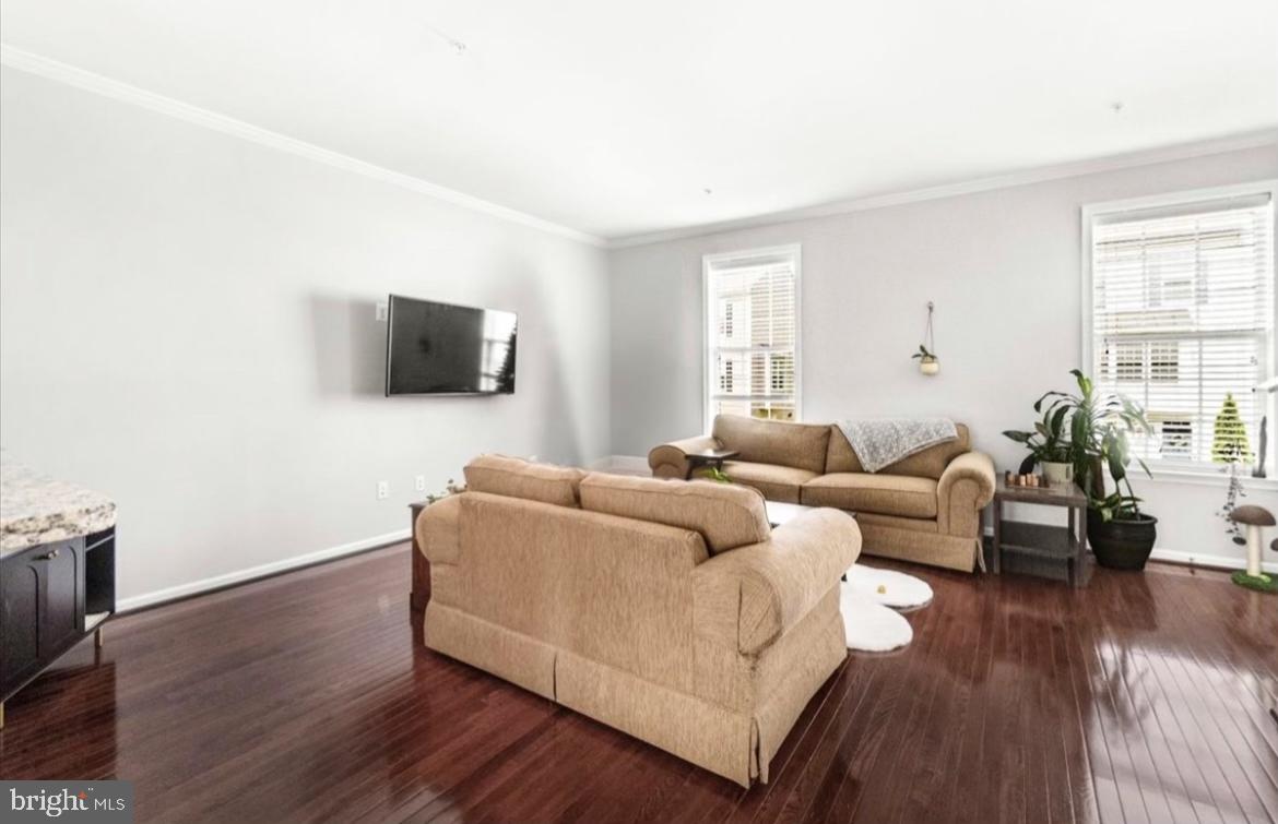 CREEKSIDE - Residential