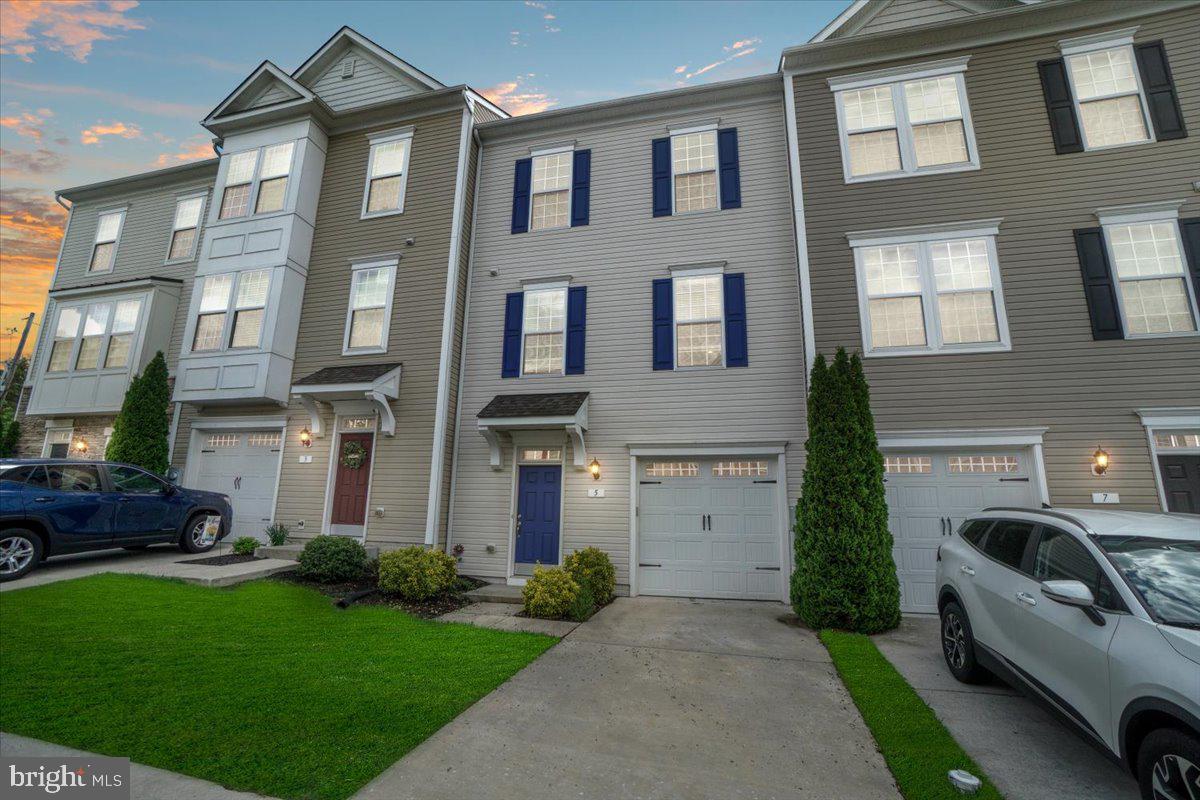 CREEKSIDE - Residential