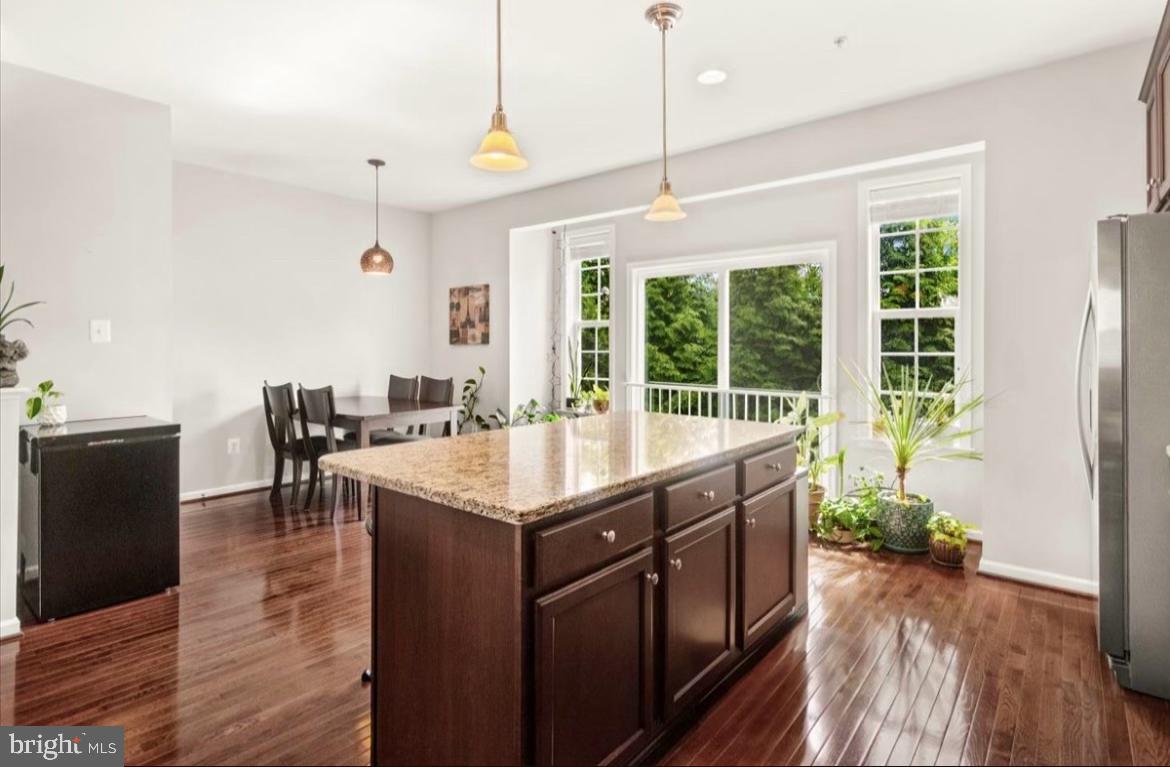 CREEKSIDE - Residential