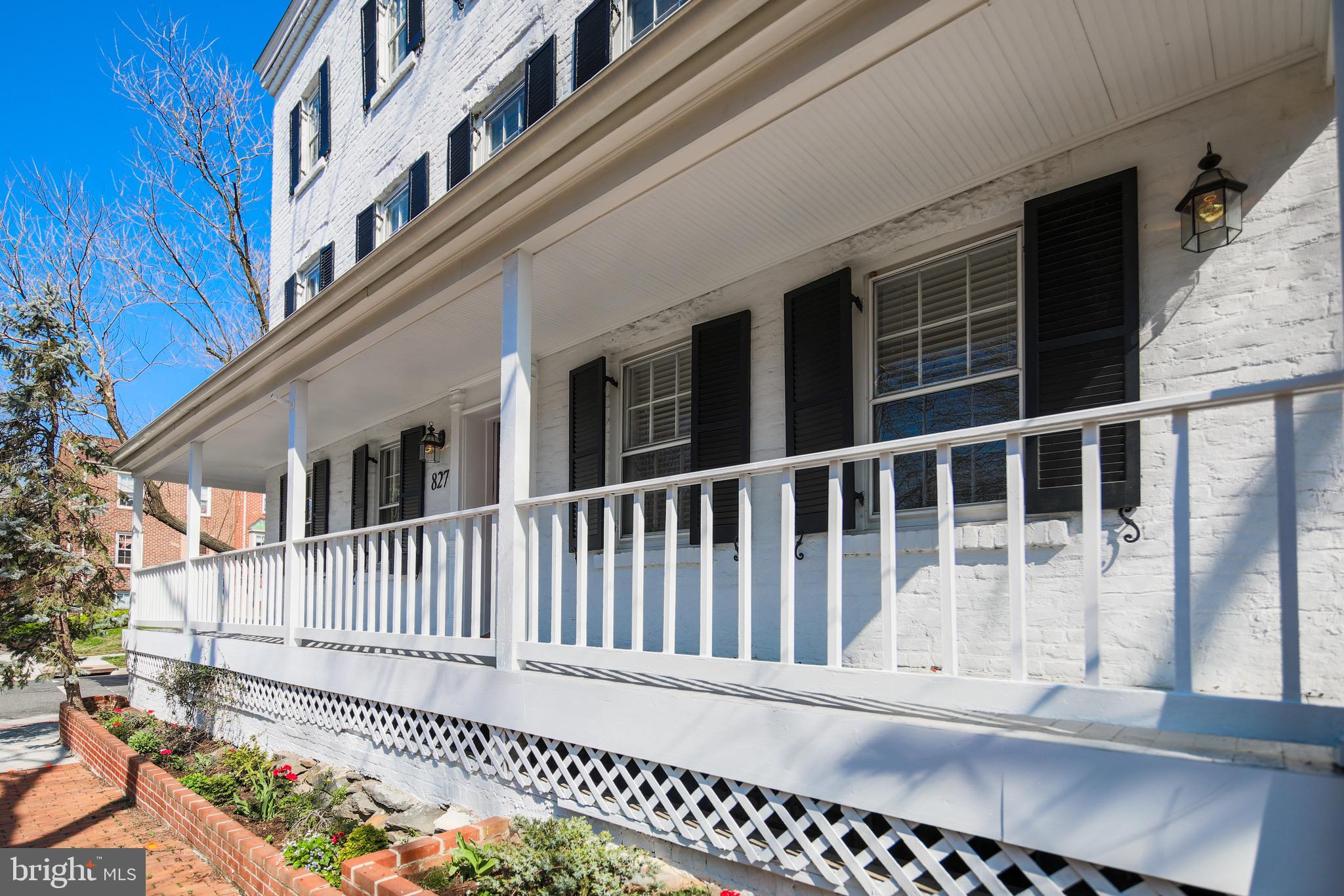 BURGES SQUARE - Residential