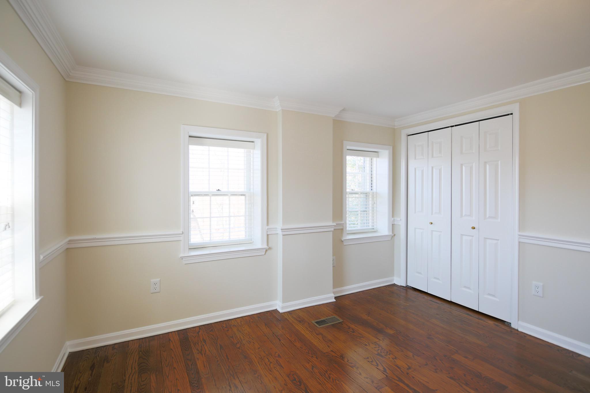 BURGES SQUARE - Residential