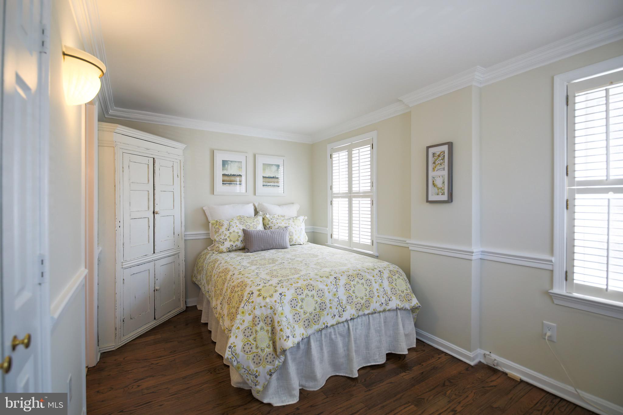 BURGES SQUARE - Residential