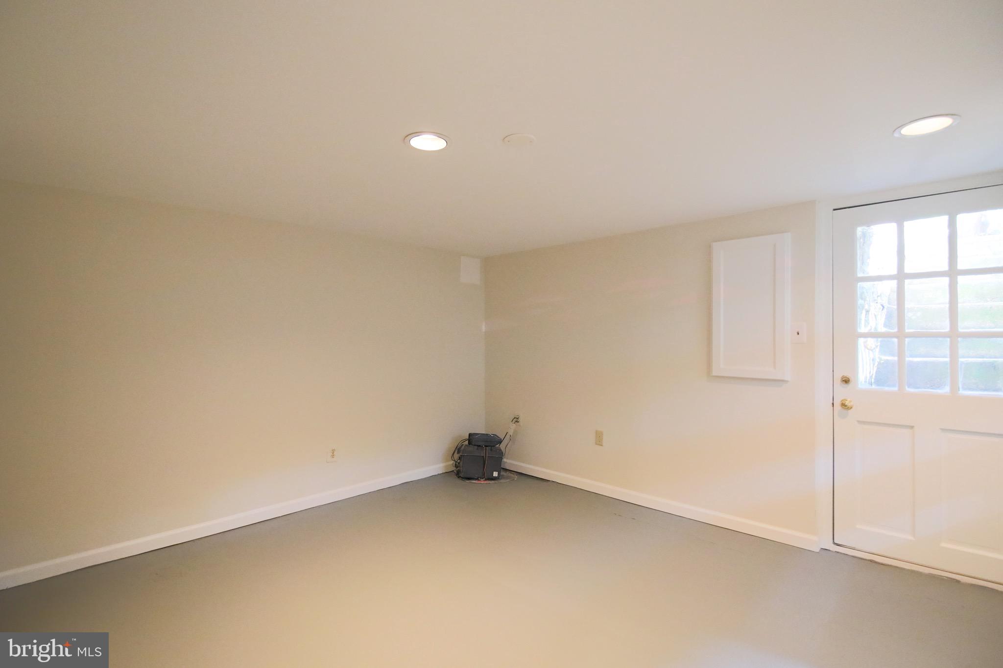 BURGES SQUARE - Residential