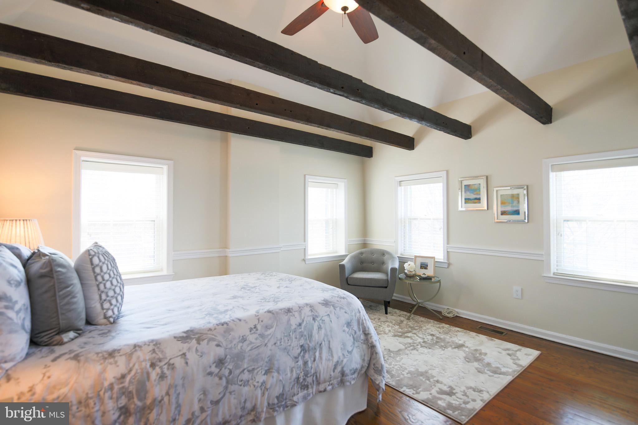 BURGES SQUARE - Residential