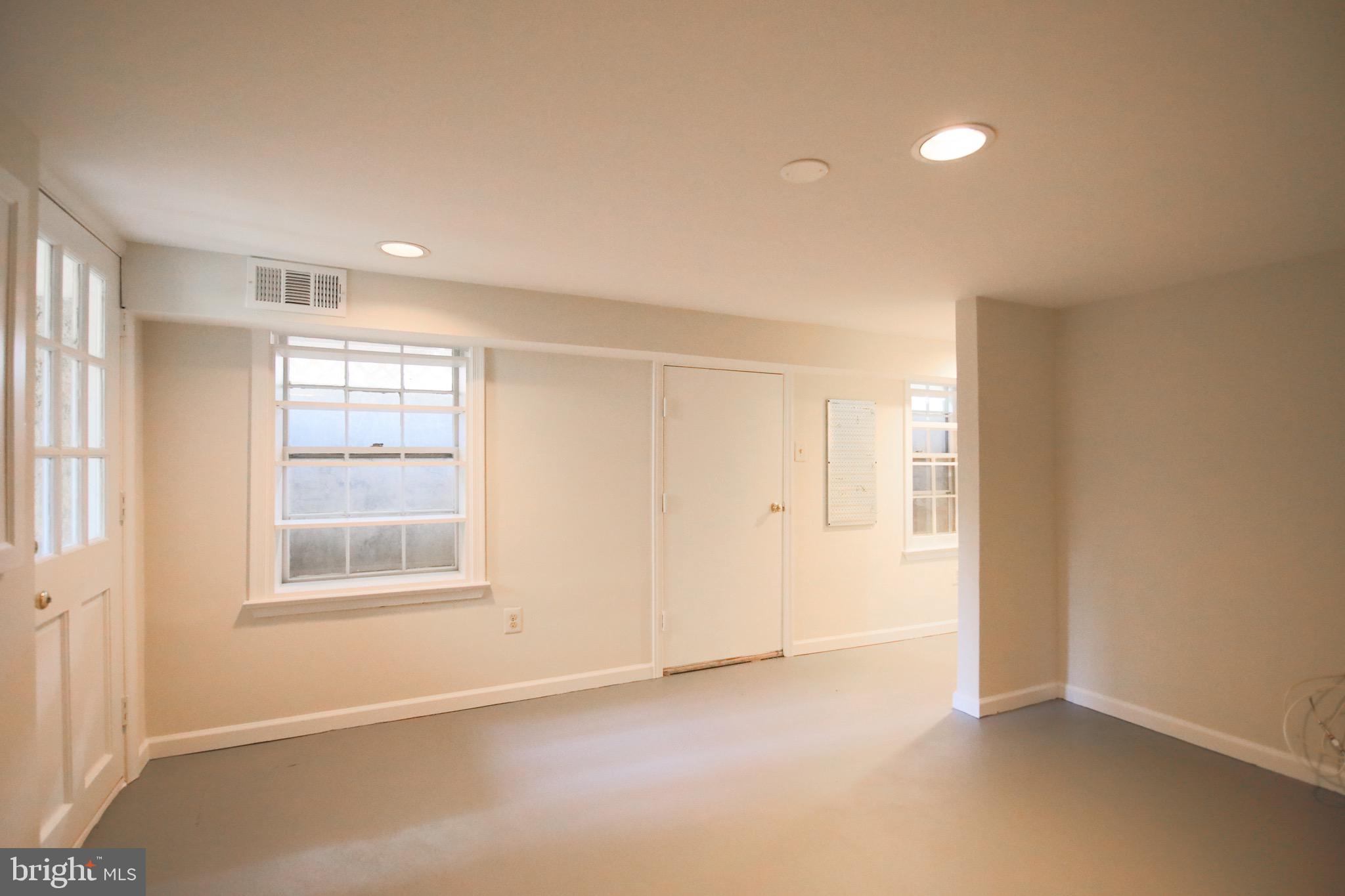 BURGES SQUARE - Residential