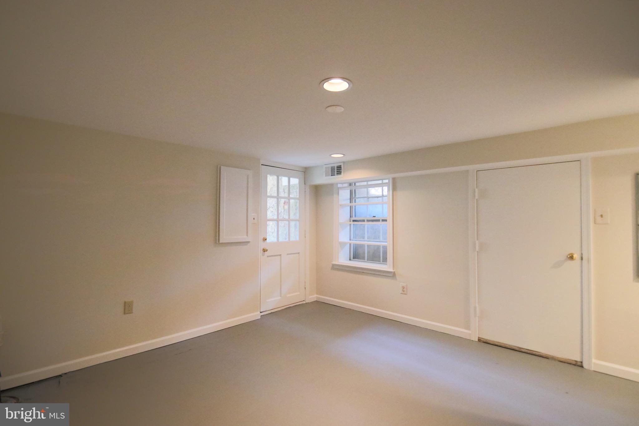 BURGES SQUARE - Residential