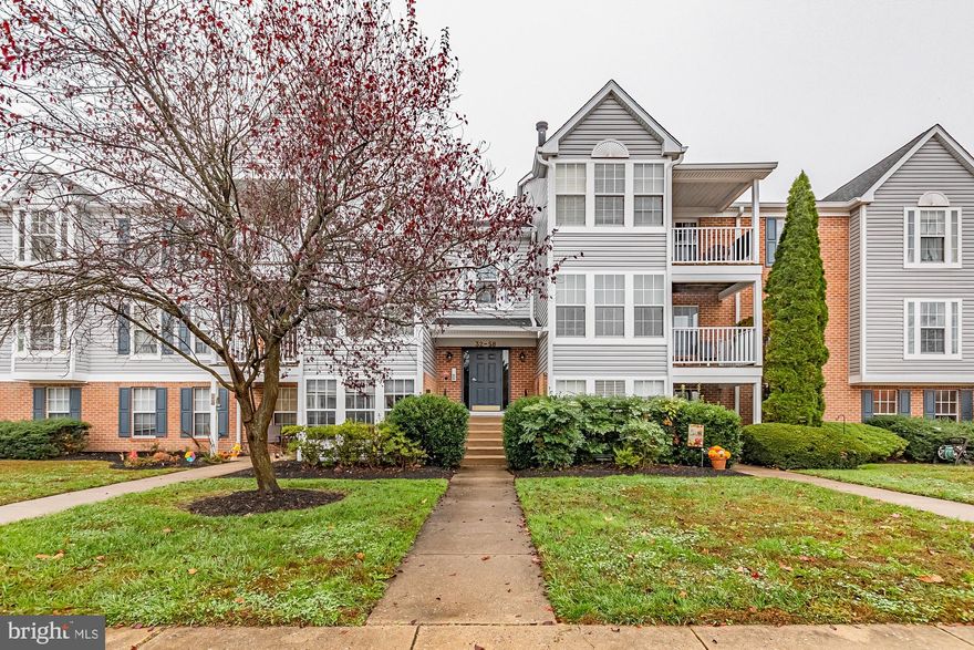 Beautiful 2 Bedroom 2 Bath condo in Southfield at White Marsh. Very private first floor rear unit. Open floor plan with Kitchen with Breakfast Bar, Granite Counters, Pantry and Stainless Steel Appliances. Sunny Breakfast Room leads to Private Patio.  Upgraded bathroom vanities in both bathrooms. Very well kept and in move-in condition!