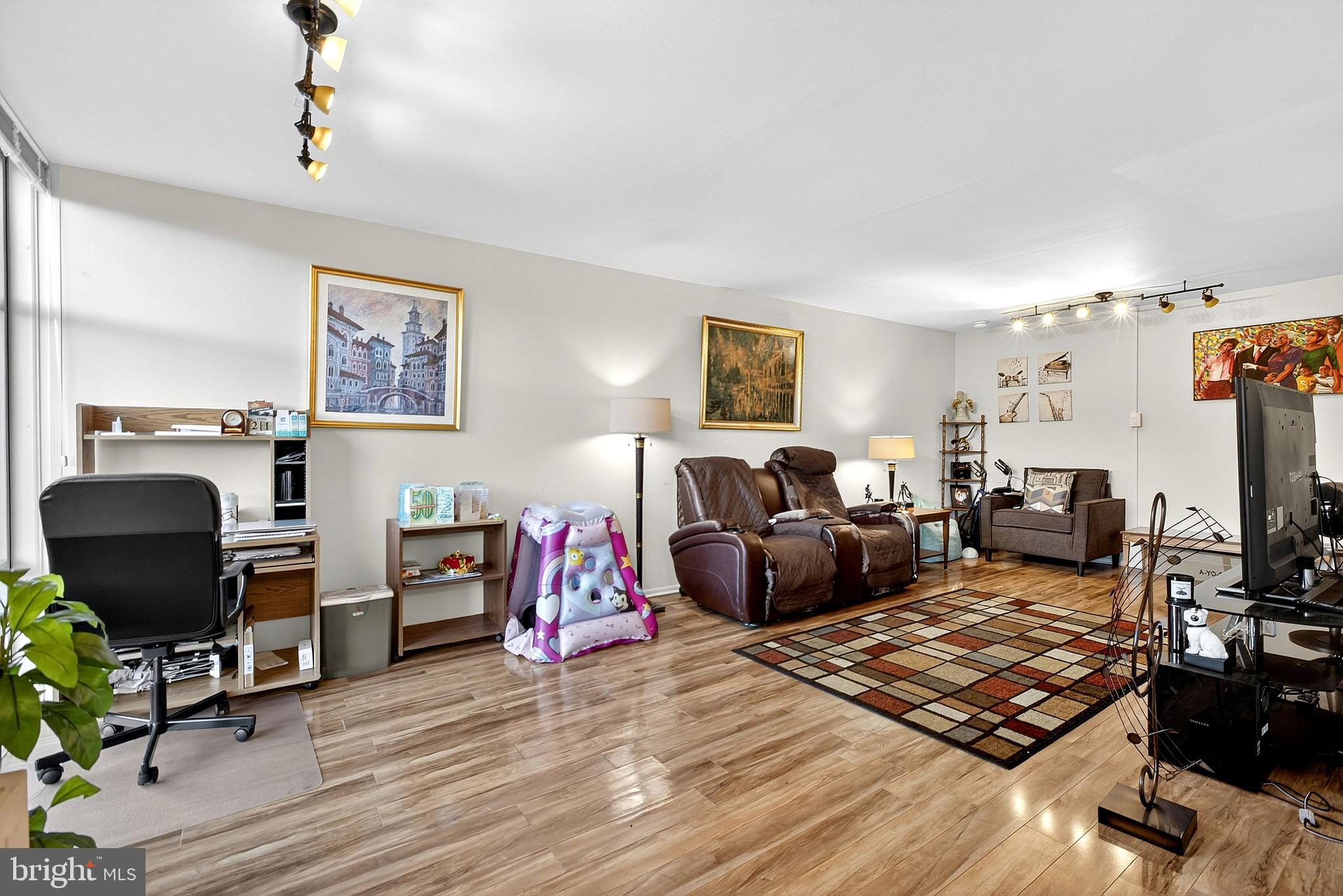 WYNNEFIELD HEIGHTS - Residential