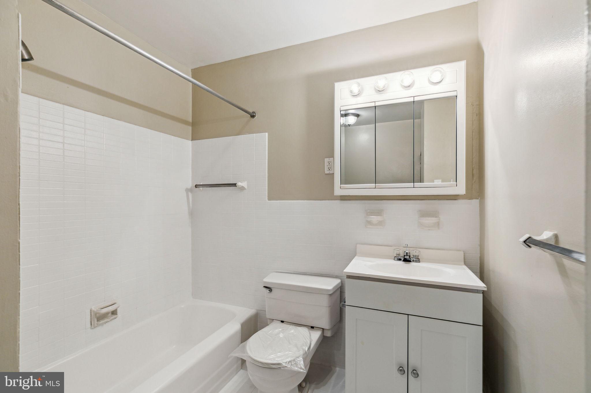 RITTENHOUSE SQUARE - Residential Lease