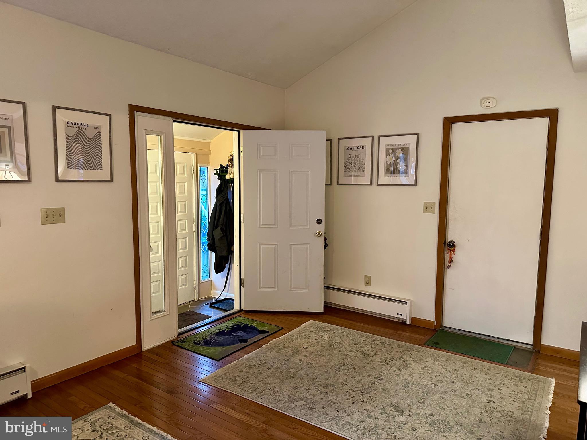 SUMMIT POINTE - Residential