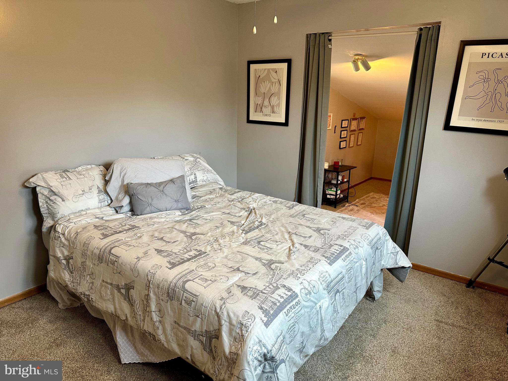 SUMMIT POINTE - Residential