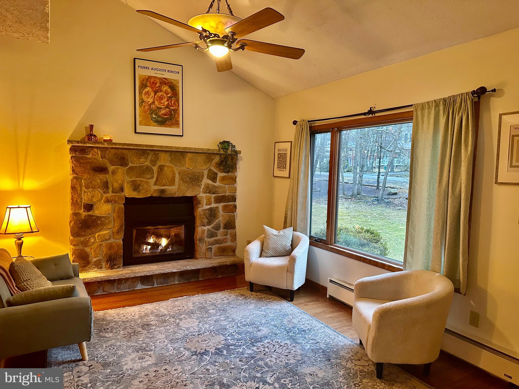 SUMMIT POINTE - Residential