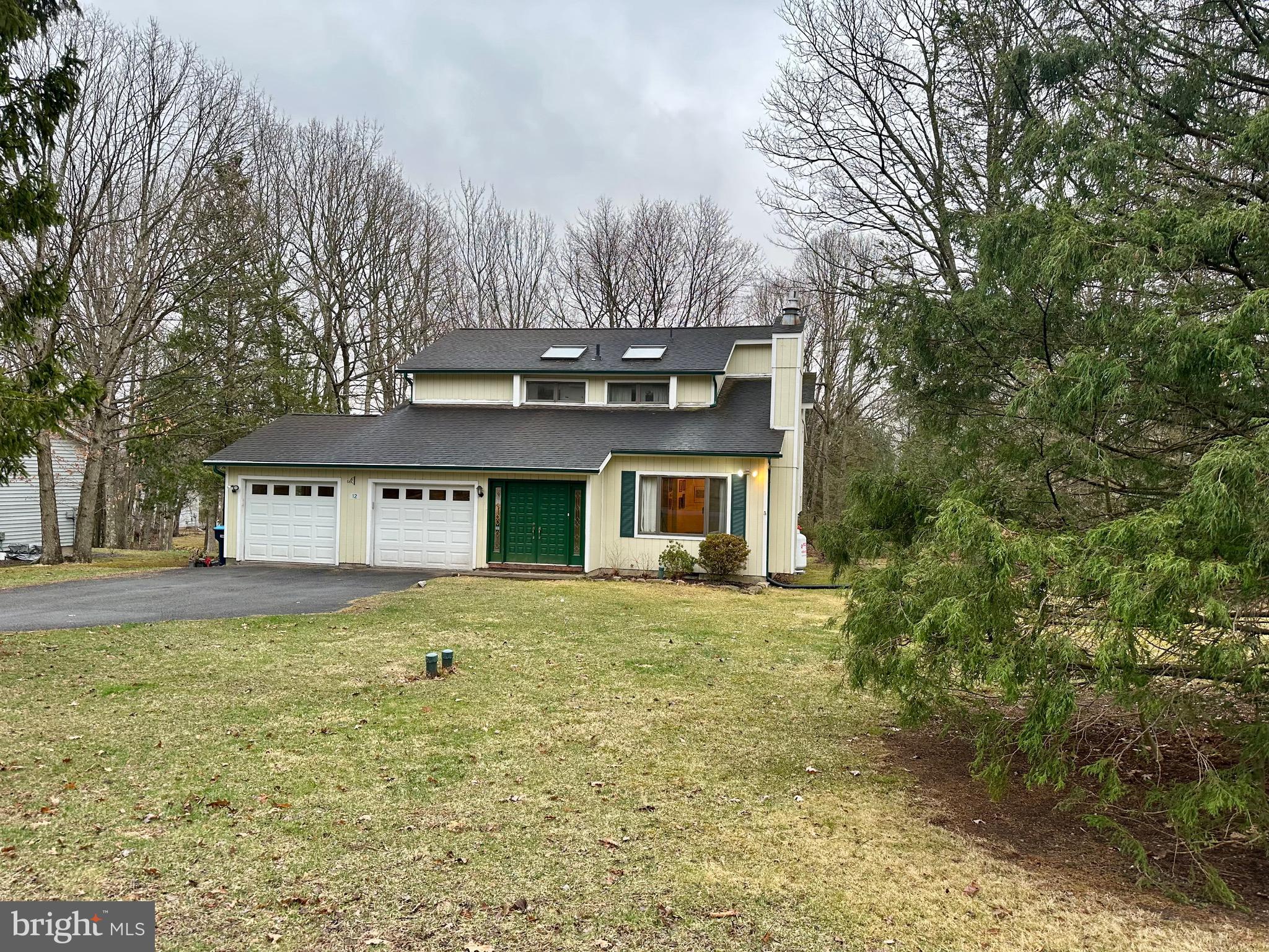 You will love coming home to this beautiful contemporary home located in the Summit Pointe Community in Mount Pocono. Enjoy your summers on the rear deck and screened-in porch and relax by the beautiful stone fireplace and watch the snow fall in the winter. Take a sunset walk through this quiet community and visit the lake, recreation area, community pool and clubhouse. All this is located in walking distance to shopping and easy access to major highways but offering the peaceful seclusion you are looking for. The front living room has vaulted ceiling, a floor to ceiling stone fireplace with handy gas insert. The first floor also features a large kitchen with breakfast room area, a dining room and glass pocket doors lead to the family room. Upstairs there are 3 bedroom and one has a bonus room which makes a great office or play room. The primary suite has 2 walk-in closets and leads to the multi room jack and jill bath with jetted spa tub and skylights. Please note: Mount Pocono Borough does NOT allow short term rentals Make your appointment to see this fantastic home today.