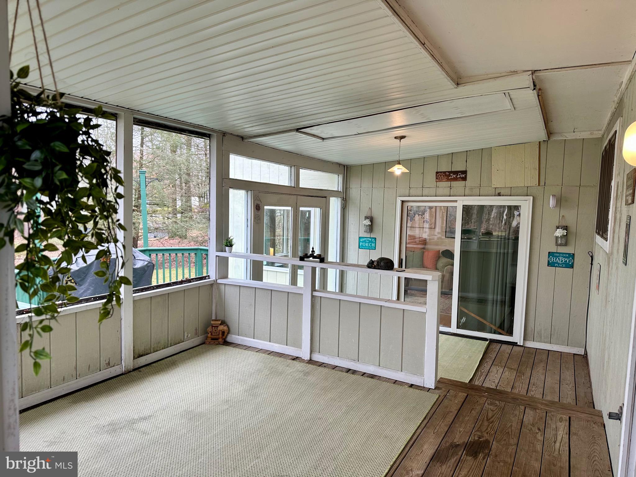 SUMMIT POINTE - Residential