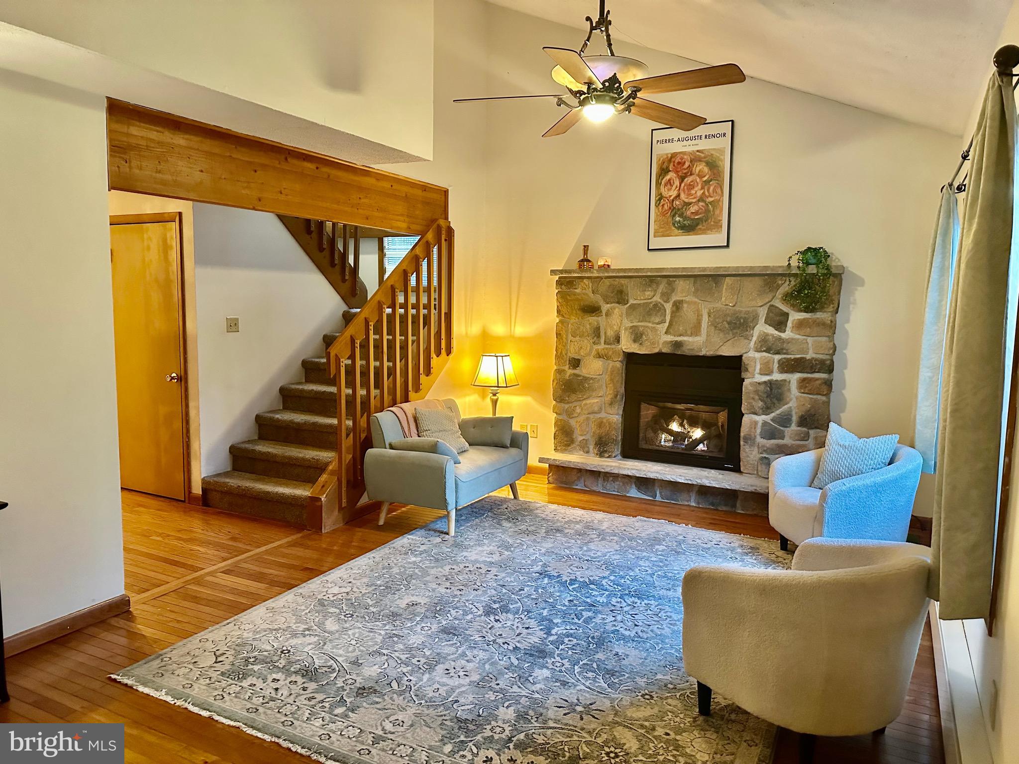 SUMMIT POINTE - Residential