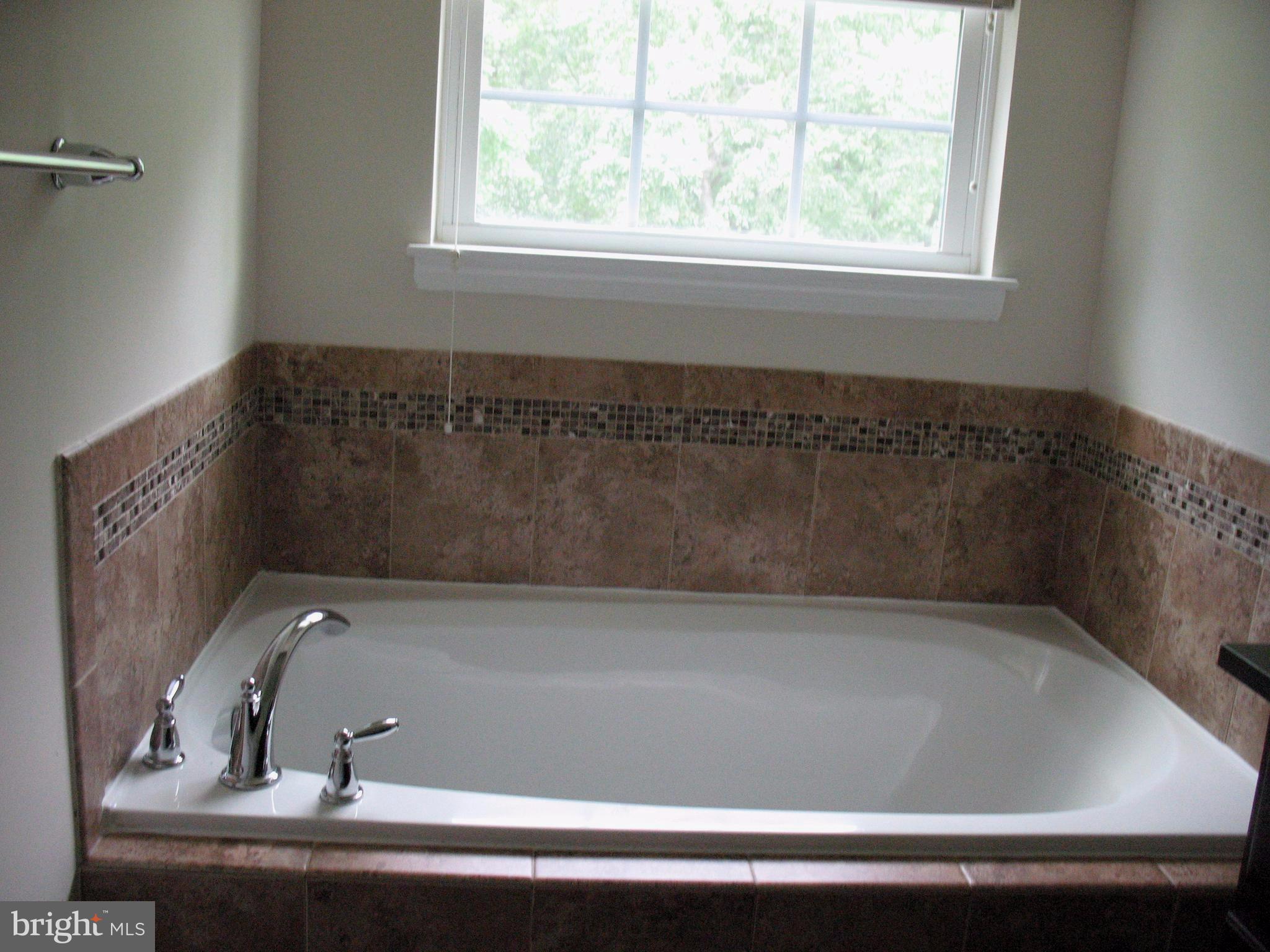 DORCHESTER WOODS - Residential Lease