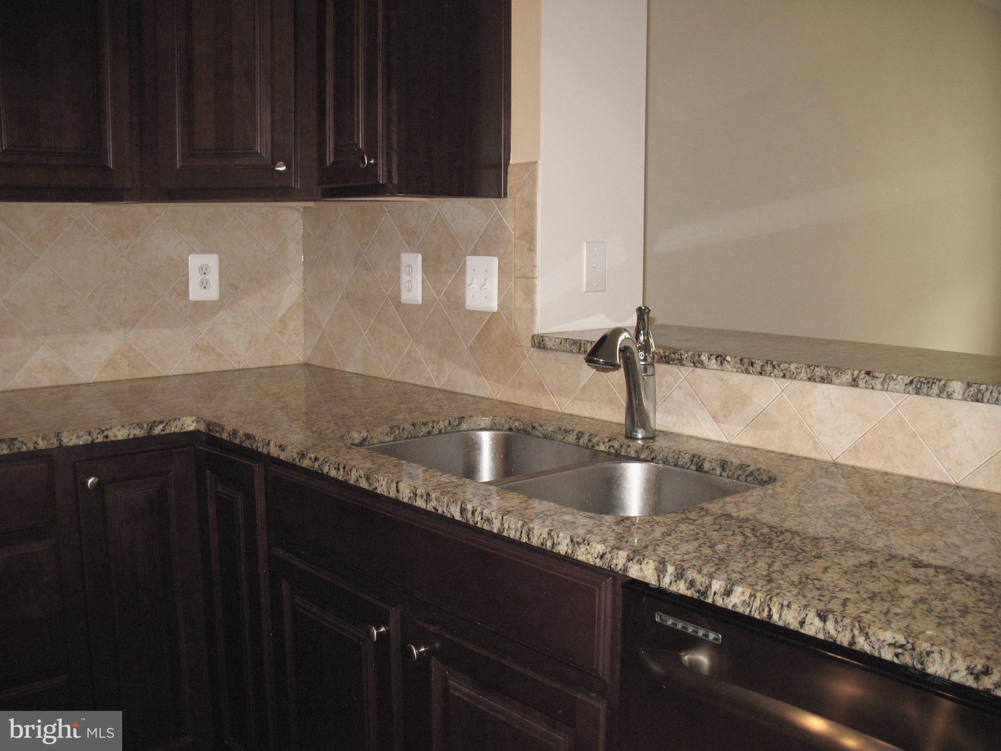 DORCHESTER WOODS - Residential Lease