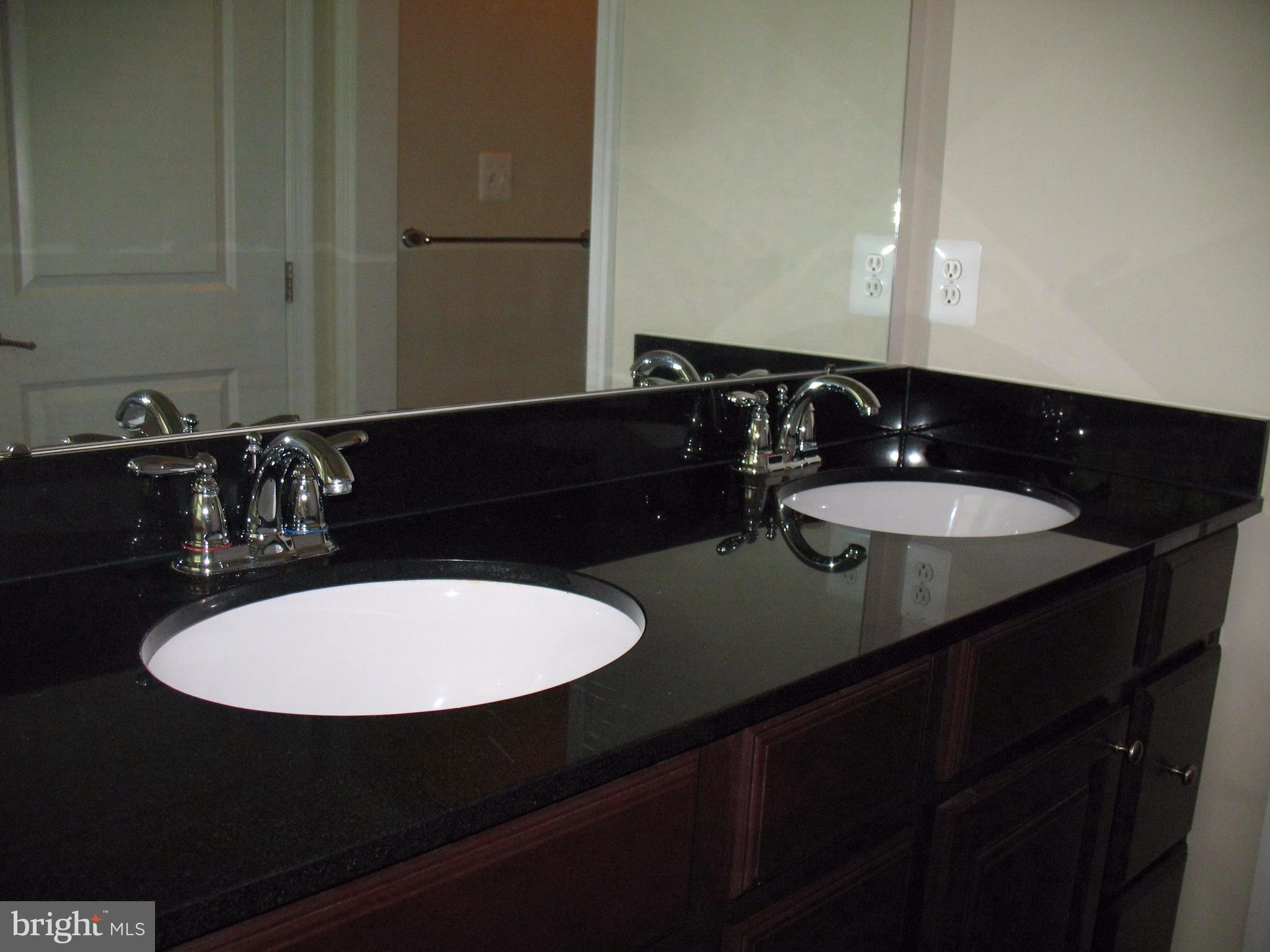 DORCHESTER WOODS - Residential Lease