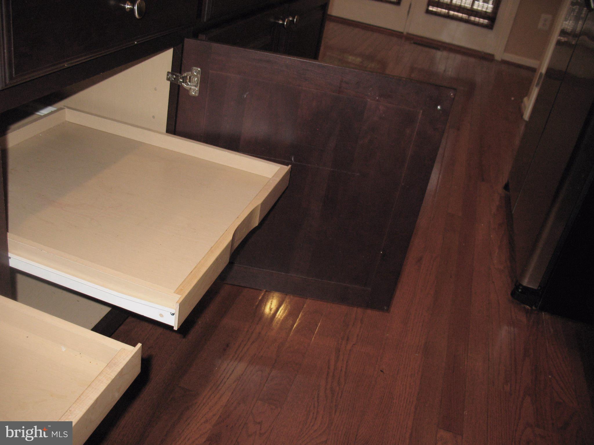 DORCHESTER WOODS - Residential Lease