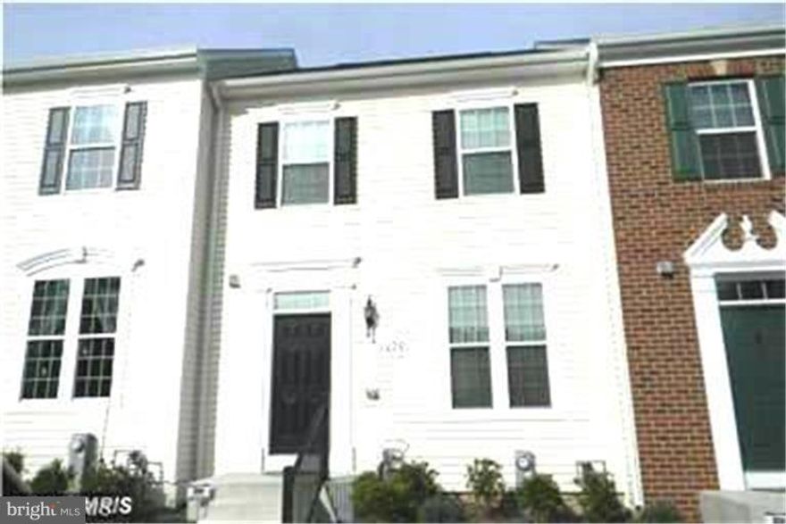 AGENTS SEE DOCS FOR INSTRUCTIONS. WOOD FLS, GOURMET KIT W/ 42" CABINETS, GRANITE COUNTER TOPS, LARGE ROUNDED, GRANITE BREAKFAST BAR, DIN RM/SUN ROOM OPEN TO KITCHEN & LEADING OUT TO THE TREX DECK WHICH BACKS TO WOODS. MBR W/SEP SHOWER & SOAKING TUB, GRANITE VANITY WALK-IN CLOSET, W/D ON BEDROOM LEVEL. LOWER LEVEL FULLY FIN W/FULL BATH & PRIVATE RM FOR GUEST BR OR STUDY. THIS HOUSE HAS IT ALL!!