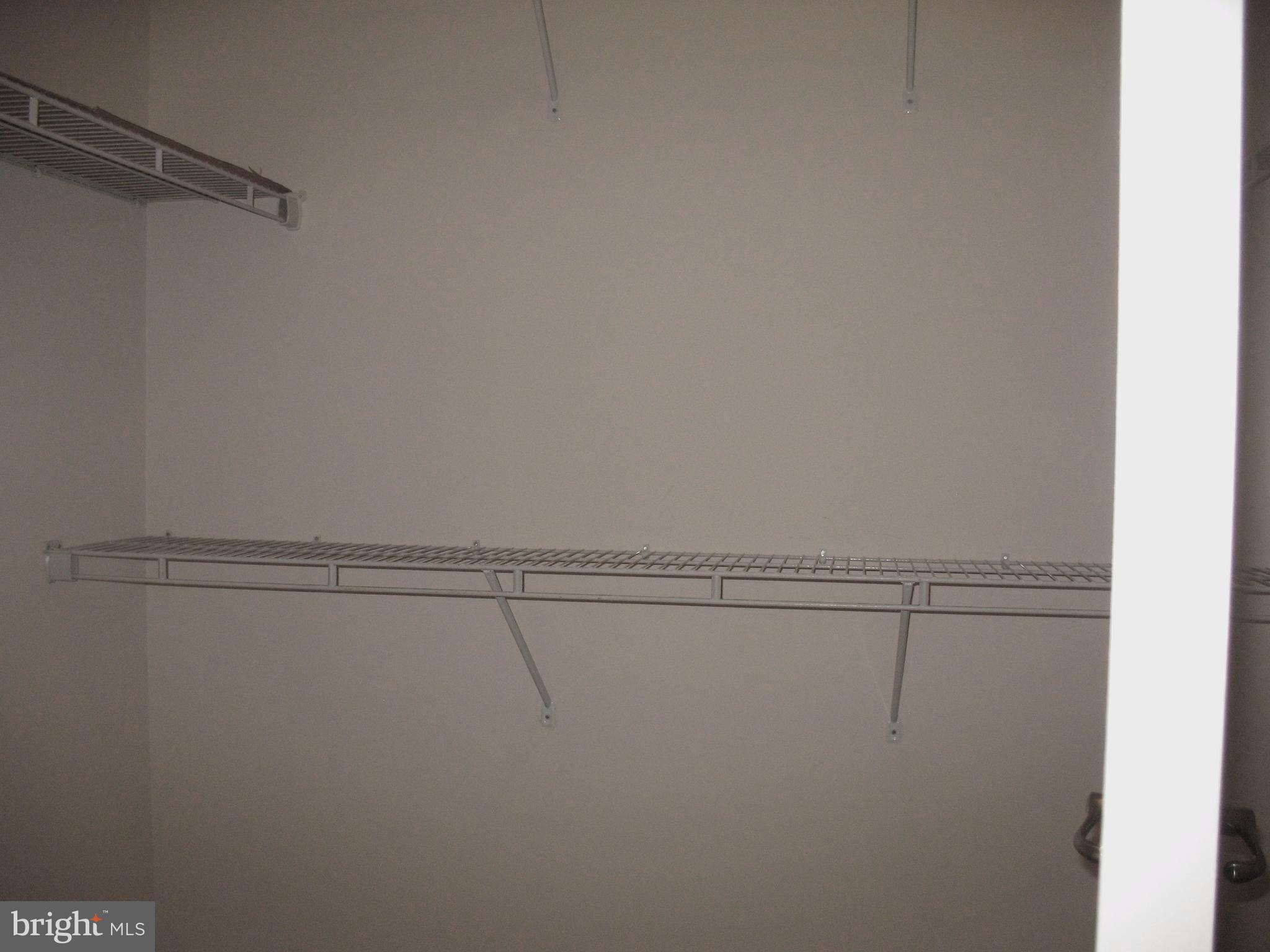 DORCHESTER WOODS - Residential Lease