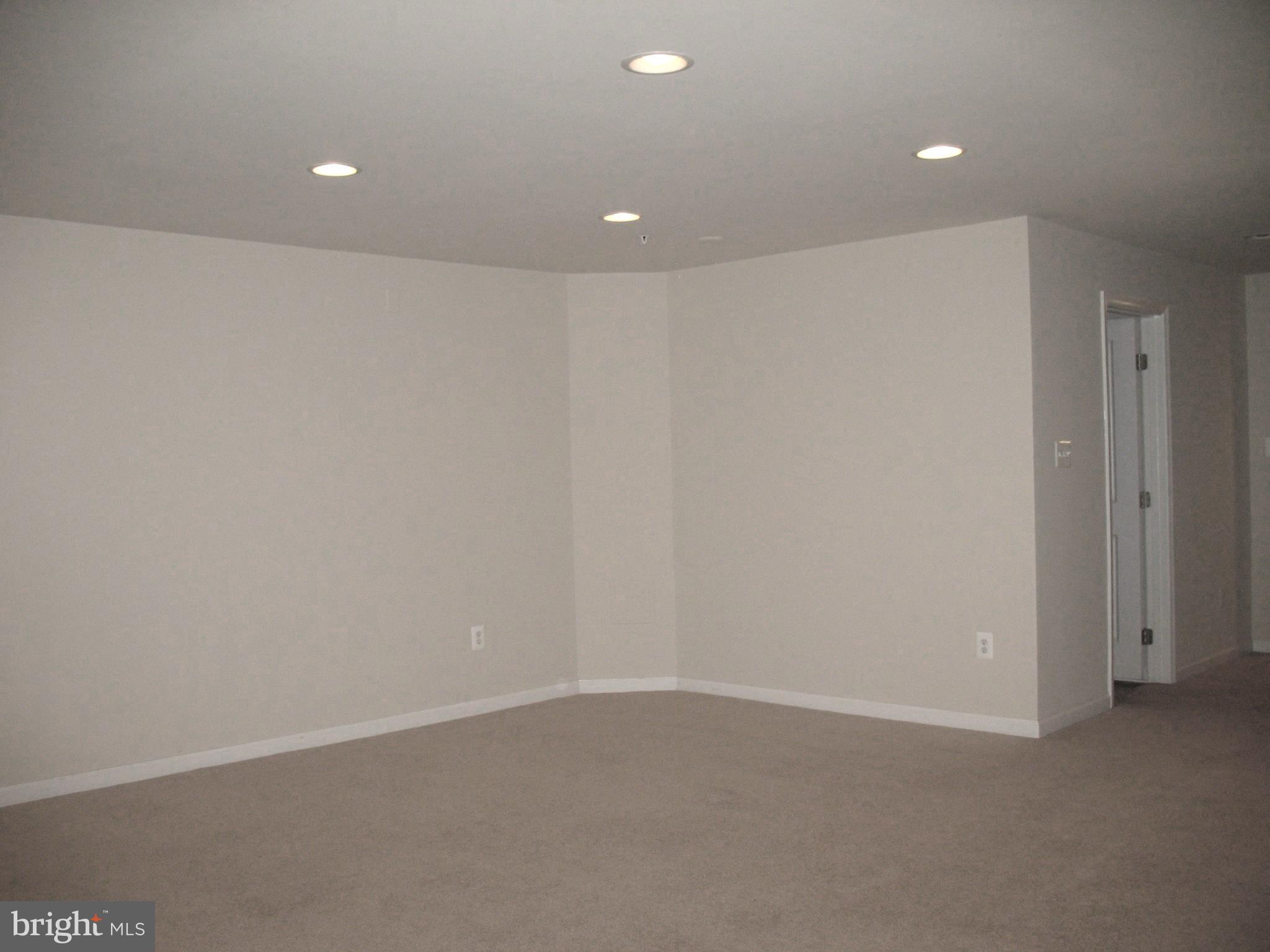 DORCHESTER WOODS - Residential Lease