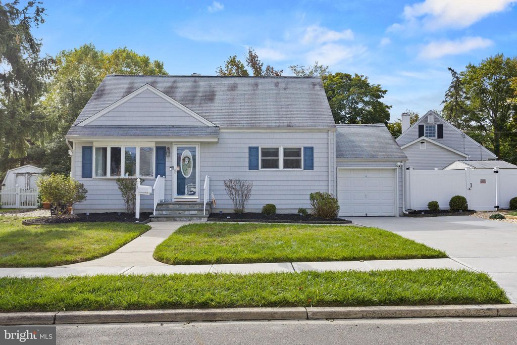 Photo of 3 Village Court, HAMILTON, NJ 08690 (MLS # NJME2067306)