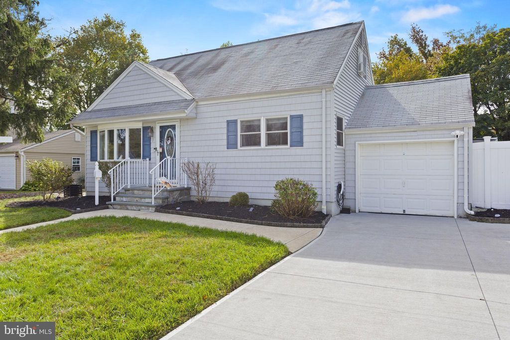 Photo of 3 Village Court, HAMILTON, NJ 08690 (MLS # NJME2067306)
