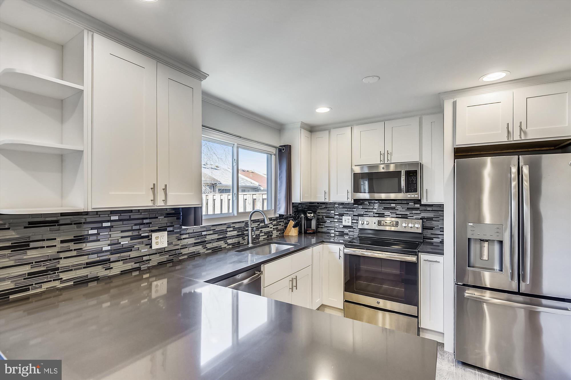 REFLECTION LAKE - Residential