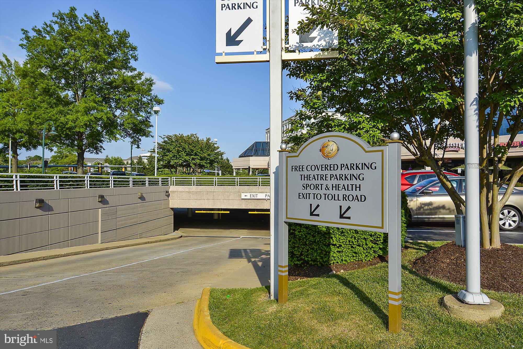 REFLECTION LAKE - Residential