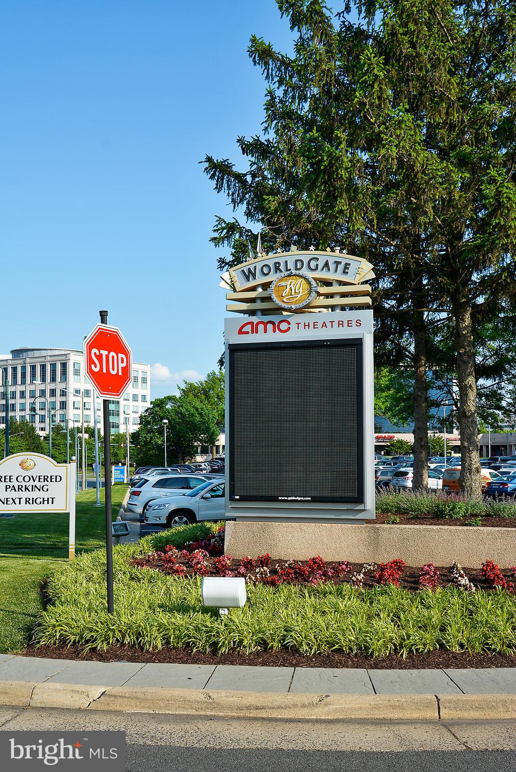 REFLECTION LAKE - Residential