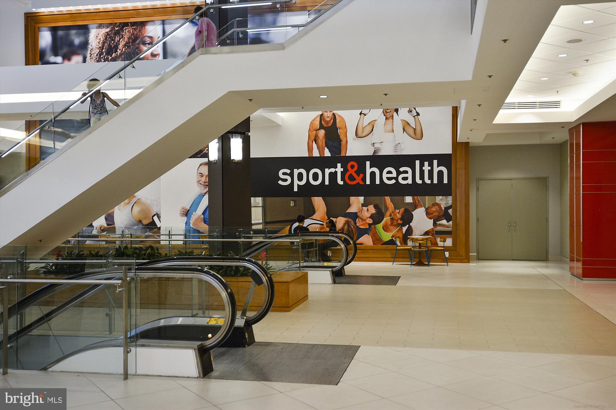 REFLECTION LAKE - Residential