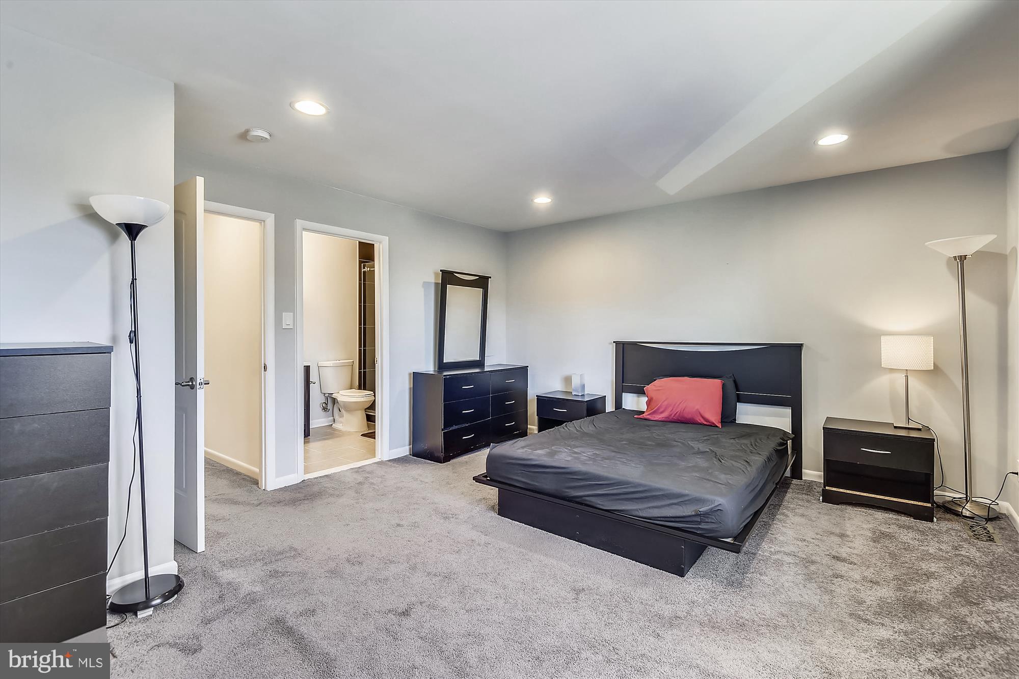 REFLECTION LAKE - Residential