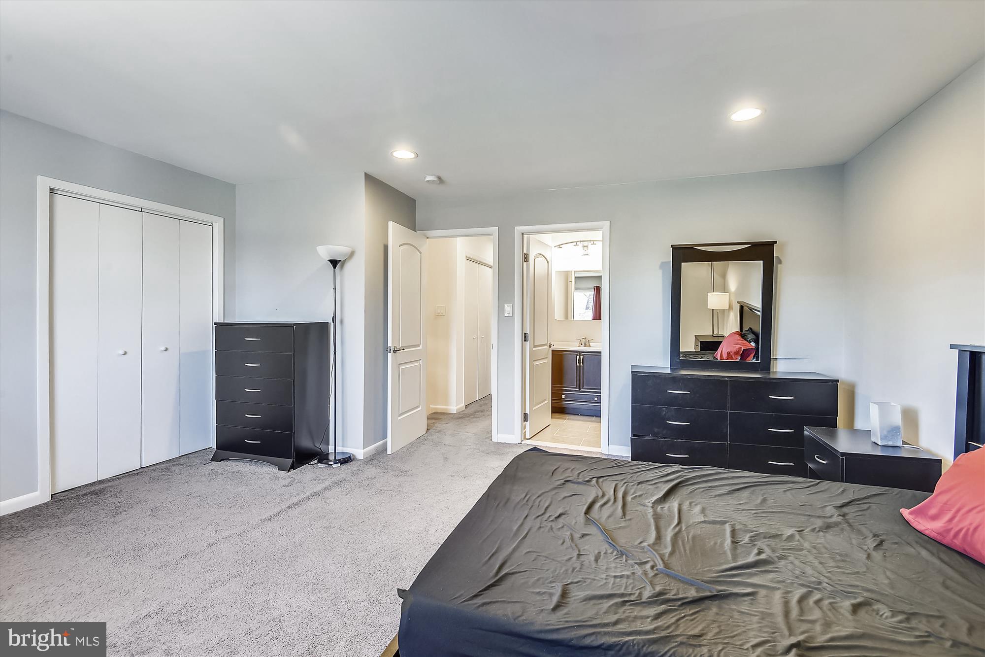 REFLECTION LAKE - Residential